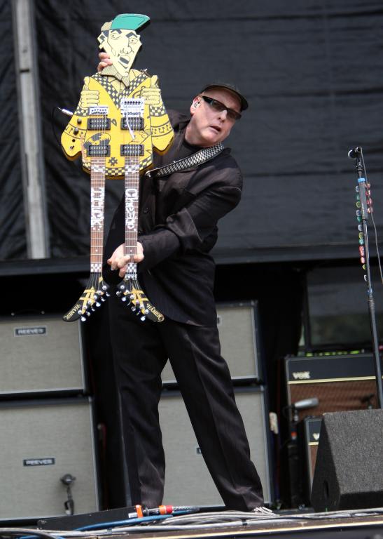 GALLERY Rick Nielsen And His Wild Guitars