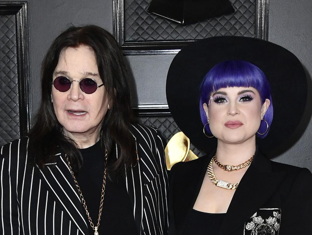 Kelly Osbourne Launches #StayHomeForOzzy Campaign Promoting Social ...