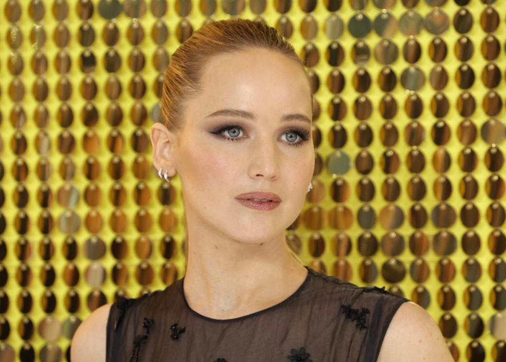 Jennifer Lawrence’s Mom Sold Her Used Toilet on Craigslist